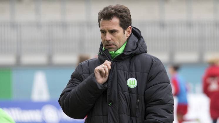 Fußball, Allianz Frauen Bundesliga, VfL Wolfsburg - FC Bayern München; Cheftrainer Ralf Kellermann (Wolfsburg) Porträt, Portrait, Einzelbild. xtgx