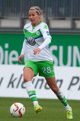 Lena Goeßling (Gößling, Goessling, Gössling, VfL Wolfsburg, 28) Freisteller, Einzelbild, Aktion, Fussball, Allianz Frauen-Bundesliga, VfL Wolfsburg - FC Bayern München, xobx