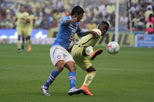 Fussball Mexiko - Feb. 20, 2016 - Mexico - D20021614.JPG.CIUDAD DE MEXICO SportsDeportes-Soccer.- Club America vs Cruz Azul Foto: Agencia EL UNIVERSALCarlos MejiaJMA. Latin News - Feb. 20, 2016  - ZUMAu78_