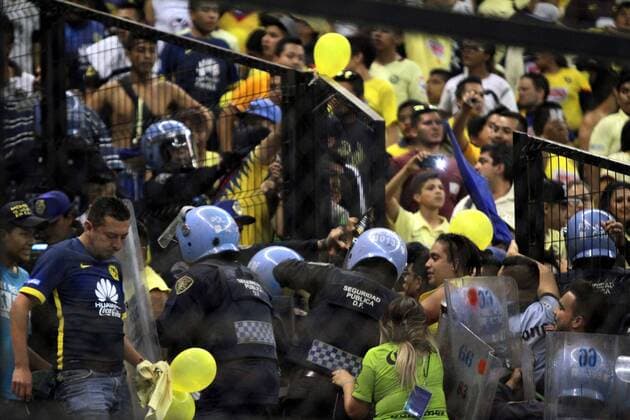 Fussball Mexiko - Feb. 20, 2016 - Mexico - D20021620.JPG.CIUDAD DE MEXICO SportsDeportes-Soccer.- Club America y Cruz Azul, Foto: Agencia EL UNIVERSALCarlos MejiaJMA. Latin News - Feb. 20, 2016  - ZUMAu78_