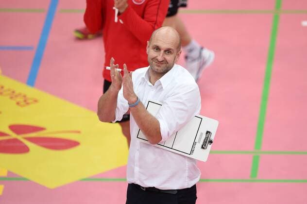 Volleyball 1. Bundesliga Saison 2015 2016 TV Rottenburg - Berlin Recycling Volleys Trainer Hans Peter Mueller - Angstenberger (TV Rottenburg) 