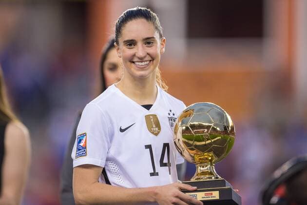 Fußball, Damen, Olympia Quali, USA gewinnt CONCACAF-Finale gegen Kanada February 21, 2016: United States midfielder Morgan Brian (14) smiles while holding the Golden Ball trophy for the best player in the tournament after the Final match of the CONCACAF Olympic Qualifying tournament between Canada and the USA at BBVA Compass Stadium in Houston, TX. USA won 2-0... Soccer 2016: Canada vs USA FEB 21 - ZUMAc04_