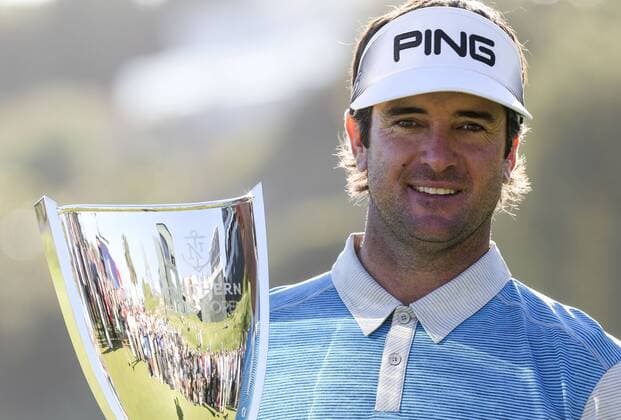 Themen der Woche - Sport Bilder des Tages - SPORT (160222) -- LOS ANGELES, Feb. 22, 2016 -- Bubba Watson of the United States celebrates with his trophy after the final round of the PGA Golf Herren Tour Northern Trust Open golf tournament at the Riviera Country Club in Pacific Palisades, California, United States on Feb. 21, 2016. Bubba Watson calimed the title for the second time in three years on Sunday.)(wll) (SP)US-LOS ANGELES-GOLF-NORTHERN TRUST OPEN ZhaoxHanrong 