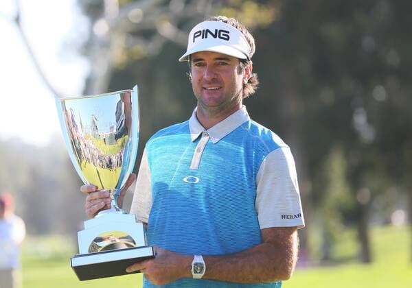 February 21, 2016: Bubba Watson holds up the winners trophy after winning the Northern Trust Open at Riviera Country Club in Pacific Palisades, CA. (Photo by Adam Davis Icon Sportswire) February 21, 2016: ____ hits a shot during the fourth round of the Northern Trust Open at Riviera Country Club in Pacific Palisades, CA. (Photo by Adam Davis Icon Sportswire) GOLF: FEB 21 PGA Golf Herren - Northern Trust Open - Final Round Icon160221708 EDITORIAL USE ONLY