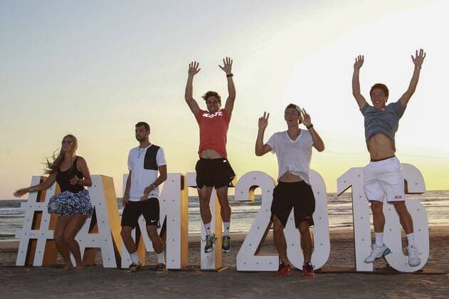 Bilder des Tages - SPORT Tennis, ATP-Turnier in Acapulco, Photocall Tennis players (L-R) Victoria Azarenka from Belarus, Grigor Dimitrov of Bulgaria, David Ferrer of Spain, Bernard Tomic of Australia, and Kei Nishikori of Japan pose during a promotional event for the Mexican Open tennis tournament in Acapulco, Mexico, 21 February 2016. The tournament runs from 22 to 28 February 2016. Mexican Open tennis tournament !ACHTUNG: NUR REDAKTIONELLE NUTZUNG!  20160222-635917260734288814