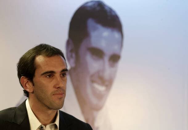 Atletico Madrid s Uruguayan defender Diego Godin after receive the Sports Leadership Award during a ceremony held in the headquarters of the Spanish News Agency in Madrid, Spain on 22 February 2016. SPORTS LEADERSHIP AWARD !ACHTUNG: NUR REDAKTIONELLE NUTZUNG!  20160222-635917548694879981