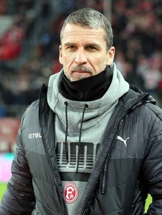 22.02.2016 - Fussball - Saison 2015 2016 - 2. Fussball - Bundesliga - 22. Spieltag: Fortuna Düsseldorf F95 - 1. FC Nürnberg Nuernberg FCN - DaMa - Marco Kurz (Trainer Fortuna Düsseldorf ) nachdenklich