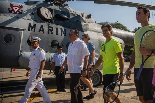 Spanish tennis player David Ferrer (C) and Mexican Santiago Gonzalez (R) after an exhibition at the Mexican Military Navy School s Cuauhtemoc Training Ship prior to their participation at Mexico Tennis Open in Acapulco, Mexico, 22 February 2016. The competition will take place between 22 and 27 February. DAVID FERRER AT MEXICO TENNIS OPEN !ACHTUNG: NUR REDAKTIONELLE NUTZUNG!  MEX26 20160222-635917741492393179