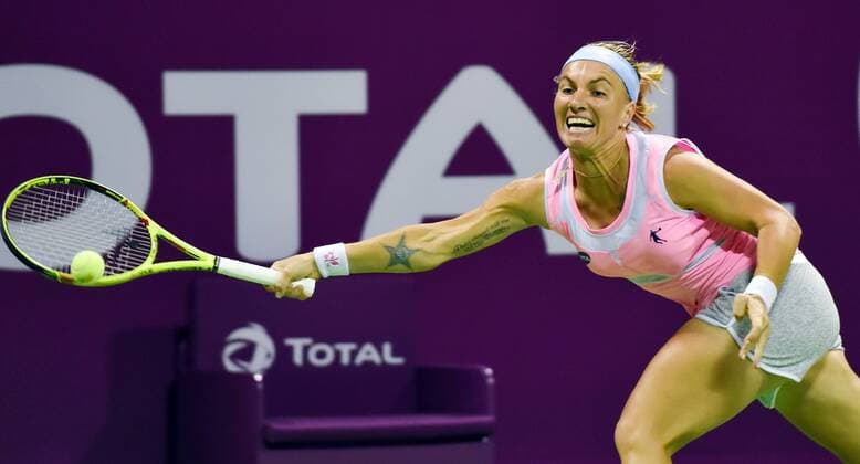 Svetlana Kuznetsova of Russia returns the ball during the women s singles match against Julia Goerges of Germany at WTA Tennis Damen Qatar Open 2016 at the International Khalifa Tennis Complex of Doha, Qatar, Feb. 22, 2016. Svetlana Kuznetsova won 2-0. ) (SP)QATAR-DOHA-TENNIS-QATAR OPEN 2016-WOMEN S SINGLES Nikku 