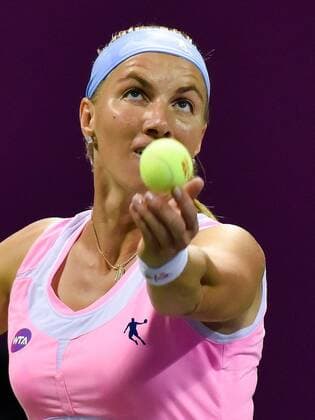 Svetlana Kuznetsova of Russia serves the ball during the women s singles match against Julia Goerges of Germany at WTA Tennis Damen Qatar Open 2016 at the International Khalifa Tennis Complex of Doha, Qatar, Feb. 22, 2016. Svetlana Kuznetsova won 2-0. ) (SP)QATAR-DOHA-TENNIS-QATAR OPEN 2016-WOMEN S SINGLES Nikku 