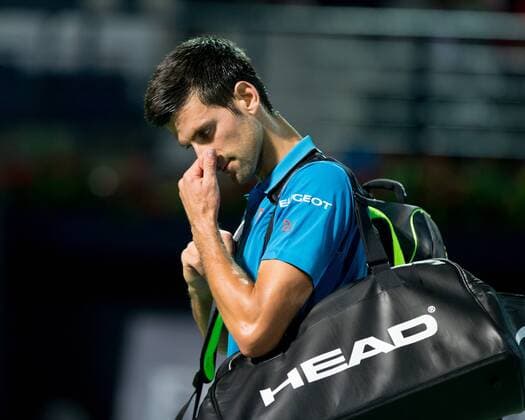 Novak Djokovic (SRB) verlaesst enttaeuscht den Platz nach seiner Aufgabe, Emotion, Tennis - Dubai Duty Free Tennis Championships - ATP Tennis Herren - - Dubai - - United Arab Emirates - 25 February 2016. Â