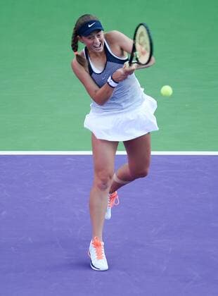 DOHA, Feb. 25, 2016 -- Jelena Ostapenko of Latvia competes during the women s singles quarterfinal match against Zheng Saisai of China at the WTA Tennis Damen Qatar Open 2016 in Doha, Qatar, Feb. 25, 2016. Jelena Ostapenko won 2-0. ) (SP)QATAR-DOHA-TENNIS-WTA QATAR OPEN 2016 Nikku 