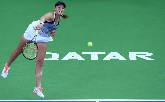 DOHA, Feb. 25, 2016 -- Jelena Ostapenko of Latvia competes during the women s singles quarterfinal match against Zheng Saisai of China at the WTA Tennis Damen Qatar Open 2016 in Doha, Qatar, Feb. 25, 2016. Jelena Ostapenko won 2-0. ) (SP)QATAR-DOHA-TENNIS-WTA QATAR OPEN 2016 Nikku 