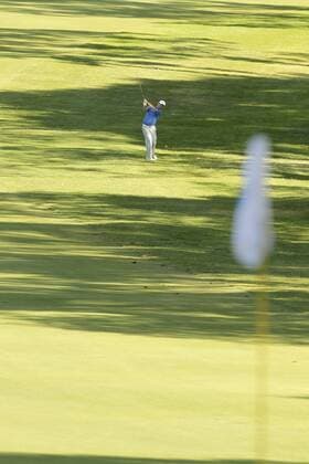 27.02.2016. Perth, Australia. ISPS HANDA Perth International Golf. Greg Chalmers (AUS) plays his third shot on the second hole during day 3. xDavidxWoodleyx  ActionPlus11711513