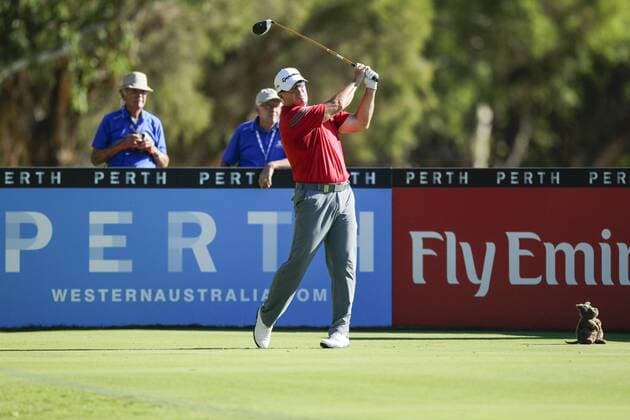 27.02.2016. Perth, Australia. ISPS HANDA Perth International Golf. Peter Lonard drives off from the third tee on day three. xDavidxWoodleyx  ActionPlus11711520
