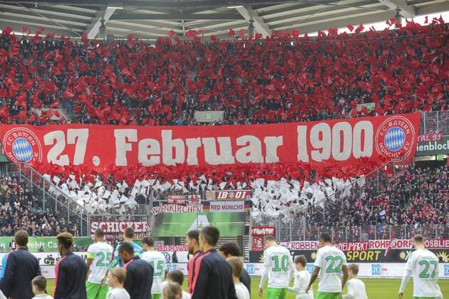 Fans, Fussballfans, supporters, spectators, Zuschauer, Jacke, Kutte, Weste, Fankurve Fahne, Flagge, Vereinsfarben, Vereinsfahne, Fanfahne, Vereinsflagge, Fanflagge, Schals, schwenken, Fahnenmeer Choreographie, Transparente, Show, Darstellung, Nachricht, Kommunikation, Fanchoreographie, Fankurve VFL WOLFSBURG - FC BAYERN 0-2 MUENCHEN ( - ) Fussball 1. Bundesliga , Muenchen, am 27.02.2016, 23.Spieltag, Saison 2015 2016, 1.Liga, 1.Bundesliga, FCB