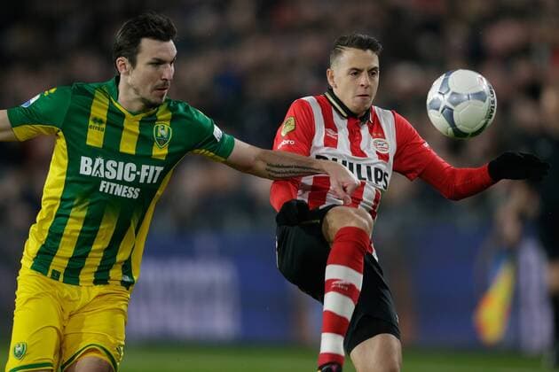 (L-R) Mike Havenaar of ADO Den Haag, Santiago Arias of PSV during the Dutch Eredivisie match between PSV Eindhoven and ADO Den Haag at the Phillips stadium on February 27, 2016 in Eindhoven, The Netherlands PSV Eindhoven v ADO Den Haag Dutch Eredivisie 2015 2016 xVIxxIVx 5056743