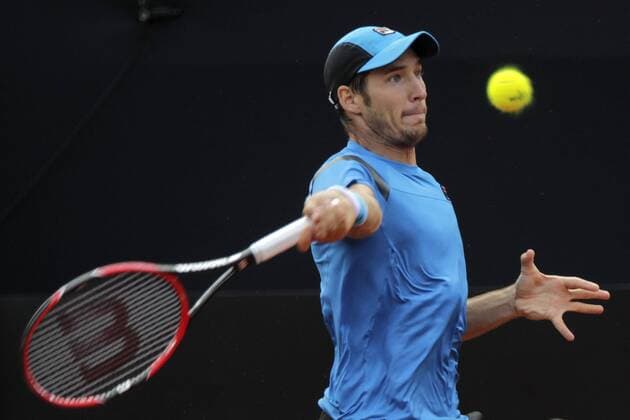 Serbian tennis player Dusan Lajovic in action against Uruguayan Pablo Cuevas during a Brazil Tennis Open semifinal match held in Sao Paulo, Brazil, 27 February 2016. EFE Sebastiao Moreria DUSAN LAJOVIC VS PABLO CUEVAS !ACHTUNG: NUR REDAKTIONELLE NUTZUNG!  BRA51 20160227-635922066191431396