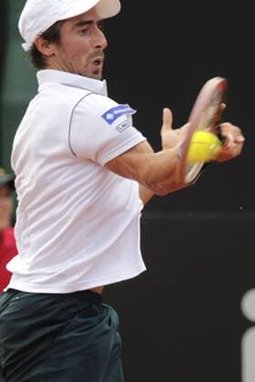 Uruguayan tennis player Pablo Cuevas in action against Serbian Dusan Lajovic during a Brazil Tennis Open semifinal match held in Sao Paulo, Brazil, 27 February 2016. EFE Sebastiao Moreria DUSAN LAJOVIC VS PABLO CUEVAS !ACHTUNG: NUR REDAKTIONELLE NUTZUNG!  BRA53 20160227-635922066827755396
