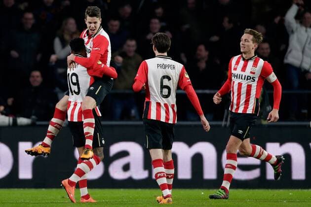 (L-R) Jurgen Locadia of PSV, Marco van Ginkel of PSV, Davy Propper of PSV, Luuk de Jong of PSV during the Dutch Eredivisie match between PSV Eindhoven and ADO Den Haag at the Phillips stadium on February 27, 2016 in Eindhoven, The Netherlands PSV Eindhoven v ADO Den Haag Dutch Eredivisie 2015 2016 xVIxxIVx 5057693