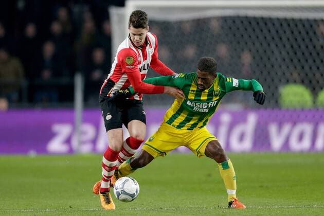 (L-R) Marco van Ginkel of PSV, Ruben Schaken of ADO Den Haag during the Dutch Eredivisie match between PSV Eindhoven and ADO Den Haag at the Phillips stadium on February 27, 2016 in Eindhoven, The Netherlands PSV Eindhoven v ADO Den Haag Dutch Eredivisie 2015 2016 xVIxxIVx 5058058