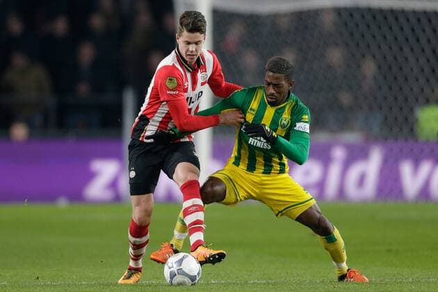 (L-R) Marco van Ginkel of PSV, Ruben Schaken of ADO Den Haag during the Dutch Eredivisie match between PSV Eindhoven and ADO Den Haag at the Phillips stadium on February 27, 2016 in Eindhoven, The Netherlands PSV Eindhoven v ADO Den Haag Dutch Eredivisie 2015 2016 xVIxxIVx 5058059