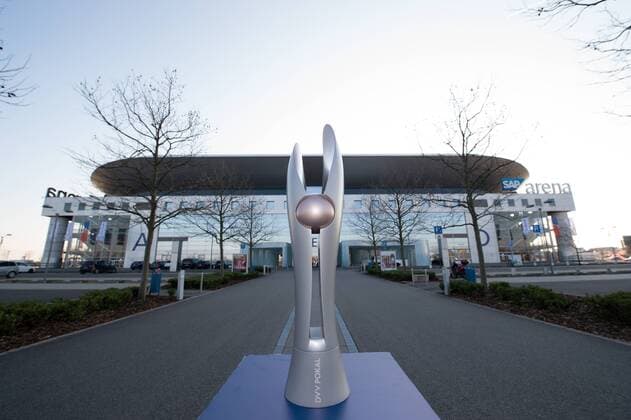 27.02.2016, SAP Arena, Mannheim Volleyball, DVV-Pokal Finale, Feature Pokal Frauen Trophy vor SAP Arena Mannheim Feature