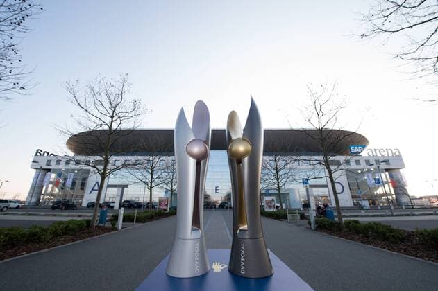 27.02.2016, SAP Arena, Mannheim Volleyball, DVV-Pokal Finale, Feature Pokale Trophies Pokal Trophy vor SAP Arena Mannheim Feature