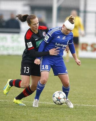 SC Sand - 1. FFC Turbine Potsdam Lia Joelle WAELTI (WÄLTI), FFC Turbine Potsdam - Dominika SKORVANKOVA, SC Sand, Aktion hoch, Fußball, Frauen, Allianz-Frauen-Bundesliga Saison 2015 2016