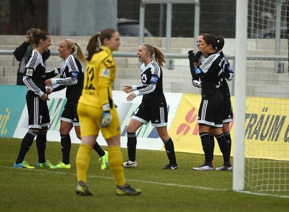 28.02.2016, xjhx, Fussball 1.Bundesliga Damen, 1.FFC Frankfurt - 1.FC Koeln, emspor, v.l. Dzsenifer Marozsan (1.FFC Frankfurt) celebrate the goal, Torjubel zum 1:0