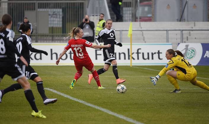 28.02.2016, xjhx, Fussball 1.Bundesliga Damen, 1.FFC Frankfurt - 1.FC Koeln, emspor, v.l. Dzsenifer Marozsan (1.FFC Frankfurt) Goal scored, Tor zum 1:0, Virginia Kirchberger (1.FC Köln), Laura Guiliani (1.FC Köln), Ana-Maria Crnogorcevic (1.FFC Frankfurt)