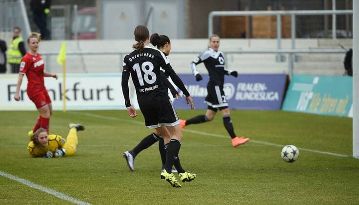 28.02.2016, xjhx, Fussball 1.Bundesliga Damen, 1.FFC Frankfurt - 1.FC Koeln, emspor, v.l. Dzsenifer Marozsan (1.FFC Frankfurt) Goal scored, Tor zum 1:0