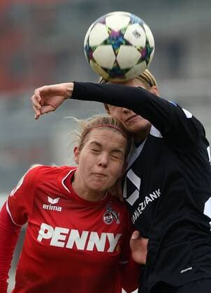 28.02.2016, xjhx, Fussball 1.Bundesliga Damen, 1.FFC Frankfurt - 1.FC Koeln, emspor, v.l. Nina Ehegoetz (1.FC Köln), Saskia Bartusiak (1.FFC Frankfurt)