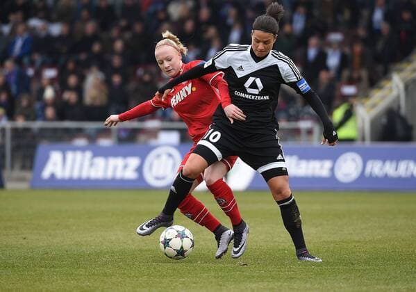 28.02.2016, xjhx, Fussball 1.Bundesliga Damen, 1.FFC Frankfurt - 1.FC Koeln, emspor, v.l. Anna Gerhardt (1.FC Köln), Dzsenifer Marozsan (1.FFC Frankfurt)