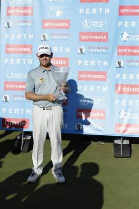 28.02.2016. Perth, Australia. ISPS HANDA Perth International Golf. Louis Oosthuizen winner of the tournament with the trophy. xDavidxWoodleyx  ActionPlus11712203