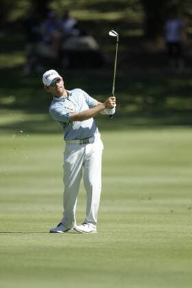 28.02.2016. Perth, Australia. ISPS HANDA Perth International Golf. Tournament winner Louis Oosthuizen (ZAF) plays an approach shot on the 9th during his final round. xDavidxWoodleyx  ActionPlus11712258