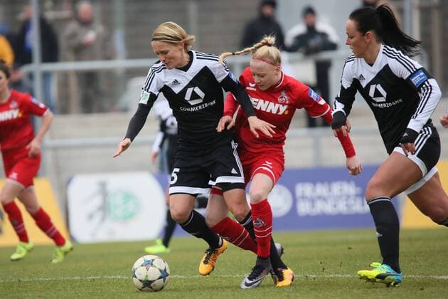 Anna Gerhart (Köln) gegen Saskia Bartusiak (FFC) - 1. FFC Frankfurt vs. 1. FC Köln, Stadion am Brentanobad