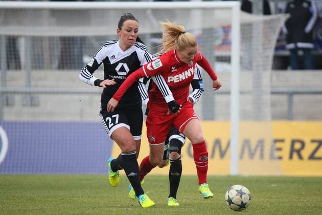 Rachel Rinast (Köln) gegen Peggy Kuznik (FFC) - 1. FFC Frankfurt vs. 1. FC Köln, Stadion am Brentanobad