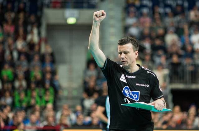 Mannheim, Deutschland, 28.02.2016: Volleyball DVV Pokalfinale 2016 - Finale der Frauen - Allianz MTV Stuttgart - Dresdner SC. Trainer Alexander Waibl (Dresden)