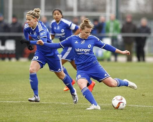 SC Sand - 1. FFC Turbine Potsdam Jana VOJTEKOVA SCS (li.) und Dominika SKORVANKOVA, SC Sand am Ball, Freisteller, Einzelbild, Aktion quer, Fußball, Frauen, Allianz-Frauen-Bundesliga Saison 2015 2016