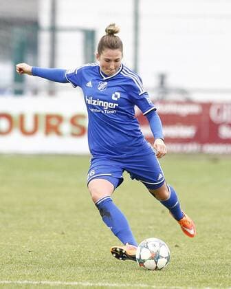 SC Sand - 1. FFC Turbine Potsdam Laura VETTERLEIN, SC Sand am Ball, Freisteller, Einzelbild, Aktion hoch, Fußball, Frauen, Allianz-Frauen-Bundesliga Saison 2015 2016