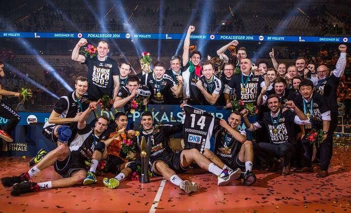 Themen der Woche - Sport Bilder des Tages - SPORT Mannheim, Deutschland, 28.02.2016: Volleyball DVV Pokalfinale 2016 - Finale der Männer Maenner - TV Ingersoll Bühl Buehl - Berlin Recycling Volleys. Die BR Volleys gewinnen den DVV Pokal.