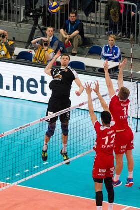 Mannheim Angriff Robert Kromm ( 3 Berlin Recycling Volleys); Volleyball DVV-Pokalfinale 2016, SAP-Arena, Mannheim Deutschland, 20160228; Finale Herren: TV Ingersoll Buehl vs Berlin Recycling Volleys Copyright: Wuechner Eibner-Pressefoto EP_NWR
