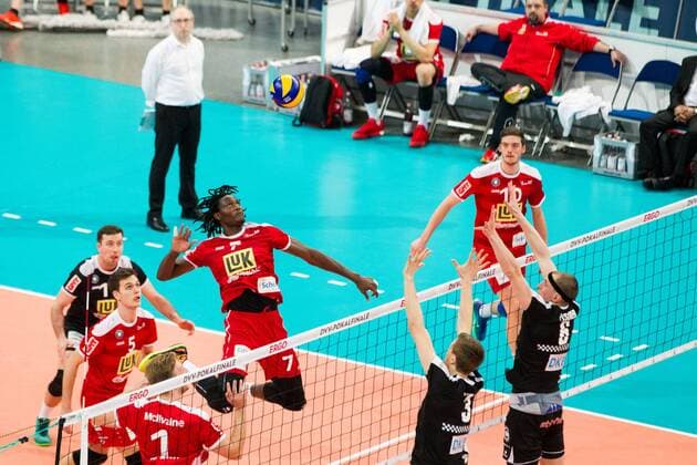 Mannheim Angriff Magloire Mayaula Nzeza ( 7 TV Ingersoll Buehl); Volleyball DVV-Pokalfinale 2016, SAP-Arena, Mannheim Deutschland, 20160228; Finale Herren: TV Ingersoll Buehl vs Berlin Recycling Volleys Copyright: Wuechner Eibner-Pressefoto EP_NWR