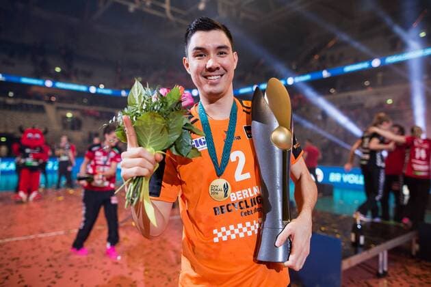 Mannheim, Deutschland, 28.02.2016: Volleyball DVV Pokalfinale 2016 - Finale der Männer Maenner - TV Ingersoll Bühl Buehl - Berlin Recycling Volleys. Die BR Volleys gewinnen den DVV Pokal 2016. Erik Shoji (BR Volleys 2)