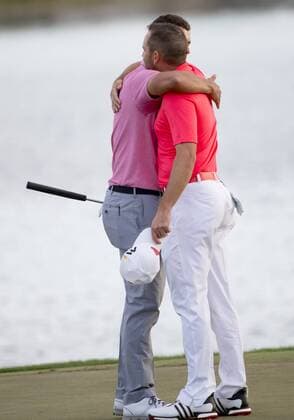 28 February 2016: Adam Scott hugs Sergio Garcia after winning the final round of the Honda Classic at the PGA Golf Herren National Resort & Spa in Palm Beach Gardens, FL. (Photo by Doug Murray Icon Sportswire) GOLF: FEB 28 PGA - The Honda Classic - Final Round Icon796160228014 EDITORIAL USE ONLY