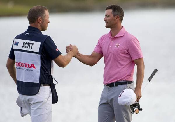 28 February 2016: Adam Scott shakes hands with his caddie David Clark after winning the final round of the Honda Classic at the PGA Golf Herren National Resort & Spa in Palm Beach Gardens, FL. (Photo by Doug Murray Icon Sportswire) GOLF: FEB 28 PGA - The Honda Classic - Final Round Icon796160228015 EDITORIAL USE ONLY