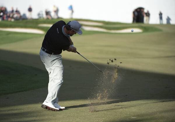 28 February 2016: Graeme McDowell takes a shot at the 18th hole during the final round of the Honda Classic at the PGA Golf Herren National Resort & Spa in Palm Beach Gardens, FL. (Photo by Doug Murray Icon Sportswire) GOLF: FEB 28 PGA - The Honda Classic - Final Round Icon796160228028 EDITORIAL USE ONLY