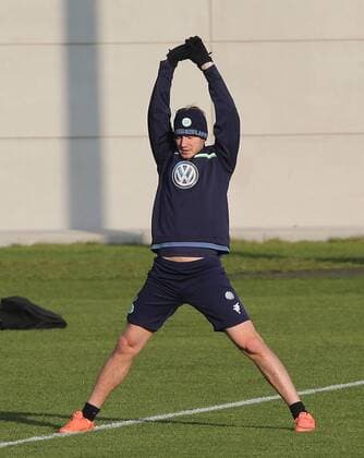 Gymnastik Nicklas Bendtner (VfL Wolfsburg)