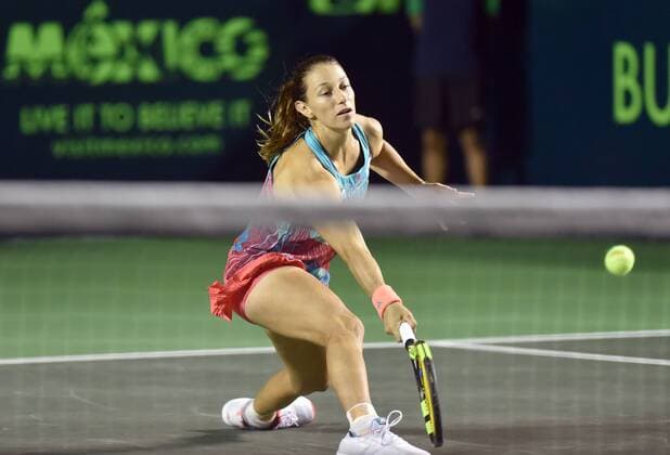 Colombian Mariana Duque returns the ball to British Johanna Konta during a match in the first day of the Monterrey Open in Mexico, on 29 February 2016. Monterrey Open !ACHTUNG: NUR REDAKTIONELLE NUTZUNG!  MEX01 20160301-635924013599718266